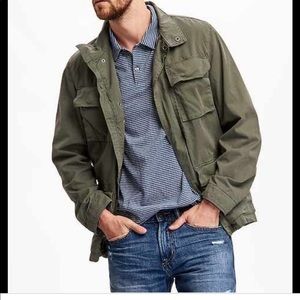 Men’s Old Navy olive green field jacket. Size M